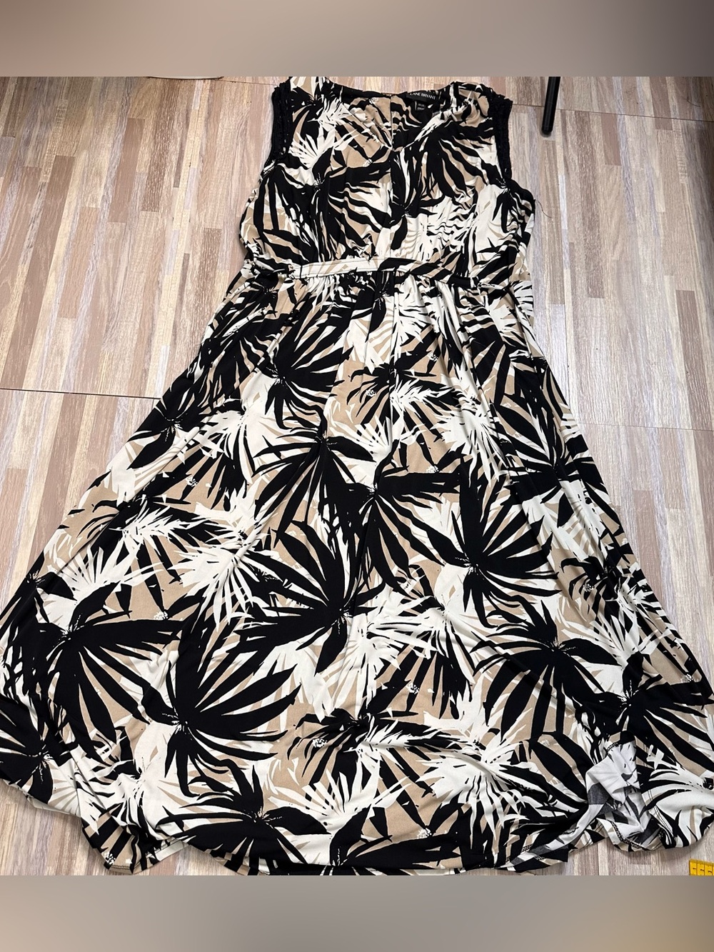 Sleeveless Black and Beige Tropical Print Dress